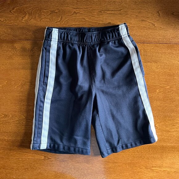 Gymboree gray and navy mesh shorts 7 - Picture 9 of 12